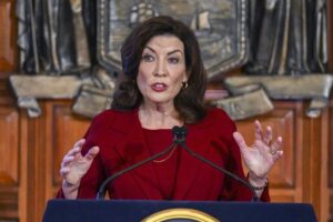 kathy-hochul-rejects-pelosi-blame-for-2022-house-losses-–-washington-examiner