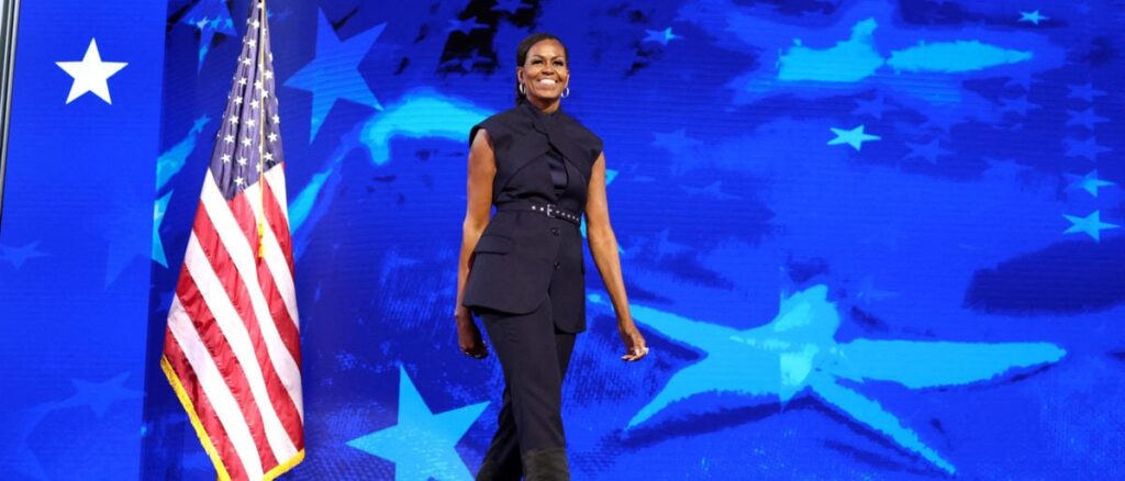 fact-check:-no,-michelle-obama-did-not-wear-very-low-cut-top-to-the-2024-dnc