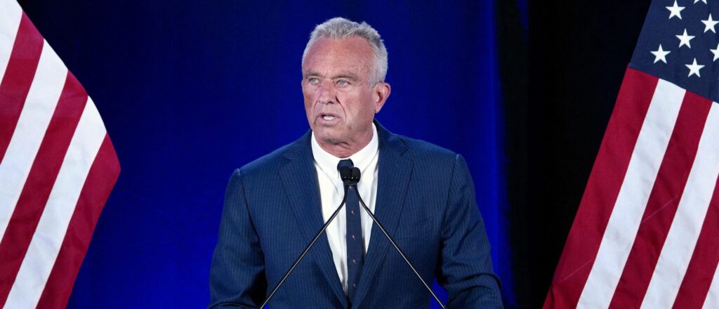 rfk-jr.-joins-trump-rally-after-suspending-his-campaign