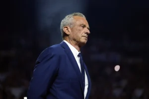 rfk-jr.-tapped-to-help-pick-trump-cabinet-as-part-of-transition-team-–-washington-examiner