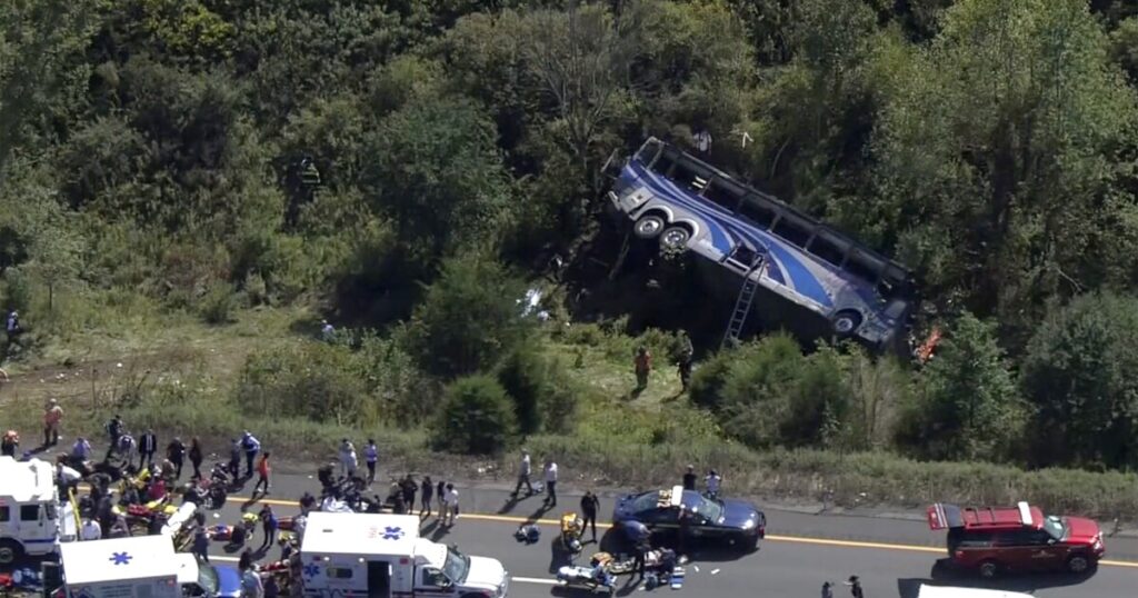 new-york-high-school-bus-crash:-two-dead-and-five-in-critical-condition-after-scary-wreck