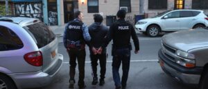 report:-migrants-make-up-roughly-75%-of-arrests-in-midtown-manhattan,-according-to-estimate