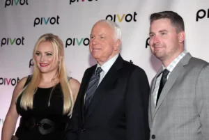 john-mccain’s-son-endorses-harris,-hits-trump-for-arlington-cemetery-visit-–-washington-examiner