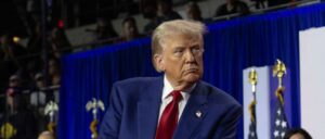 federal-judge-rejects-trump’s-bid-to-transfer-case-to-federal-court