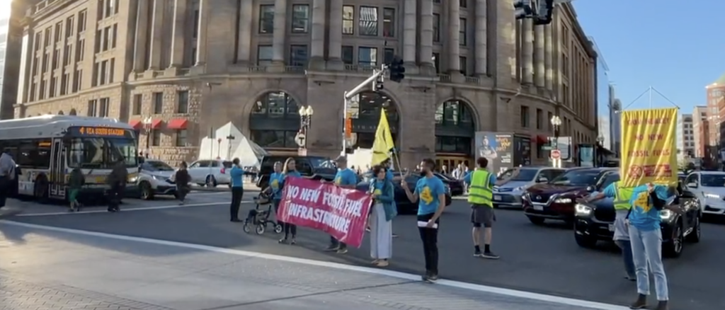 video-shows-climate-activists-blocking-rush-hour-traffic-in-boston