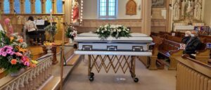 report:-las-vegas-police-say-woman-stole-casket,-dumped-body-outside-funeral-home-and-then-fled