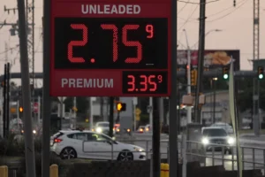 gas-prices:-national-average-cost-falls-to-under-$3.30-per-gallon-–-washington-examiner