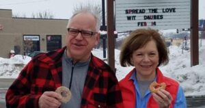 tim-walz-and-minnesota-democrat-senator-tina-smith’s-attempt-to-troll-jd.-vance-in-front-of-bakery-backfires-when-social-media-users-remind-them-of-a-brutal-fact