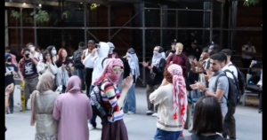 sick:-anti-israel-protestors-taunt-in-coming-freshman-jewish-students-in-nyc-with-chants-referencing-murdered-hostages-(video)-|-the-gateway-pundit-|-by-margaret-flavin