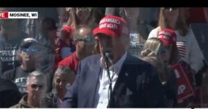 president-trump-receives-very-warm-welcome-at-wisconsin-rally-“with-your-vote-this-election,-their-lying,-cheating,-thieving,-hoaxing,-and-plotting-will-come-to-an-end.”-(video)-|-the-gateway-pundit-|-by-david-greyson