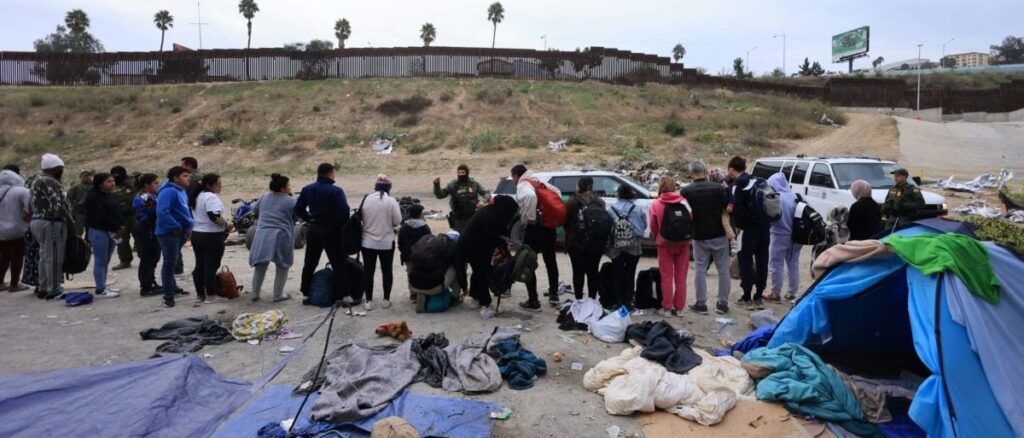 number-of-migrant-encounters-at-southern-border-on-pace-to-surpass-previous-record-year