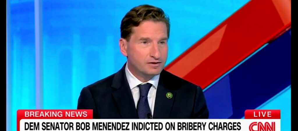‘you-should-be-appalled’:-dem-rep-calls-for-indicted-dem-senator-to-resign