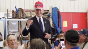 joe-biden-keeps-pa-man’s-trump-2024-hat,-trump-campaign-provides-new-one-|-the-gateway-pundit-|-by-margaret-flavin