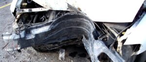 colorado-man-uses-his-truck-to-pull-off-risky-maneuver-on-highway,-helping-save-lives