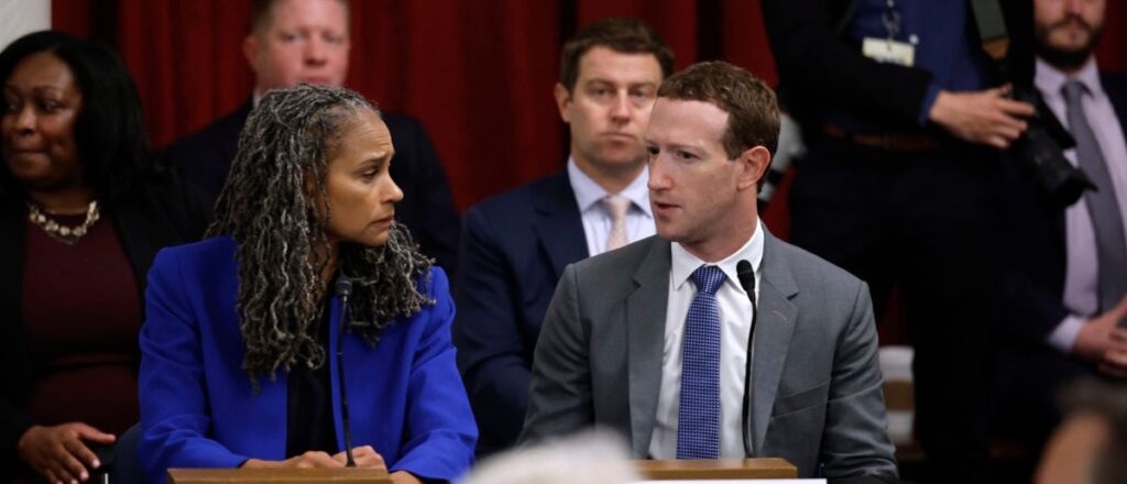 fact-check:-x-image-showing-purported-exchange-between-elon-musk-and-mark-zuckerberg-at-a-recent-ai-forum-is-altered
