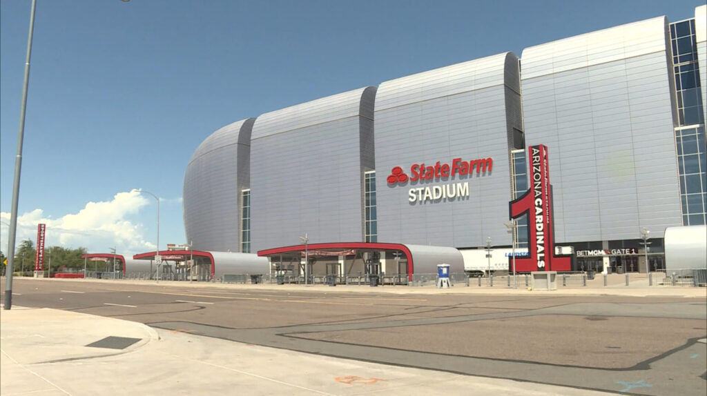 az-cardinals-fan-forced-to-throw-away-maga-hat-by-stadium-security-–-team-issues-statement-calling-the-ordeal-a-‘misunderstanding’-of-company-policy-|-the-gateway-pundit-|-by-miriam-judith