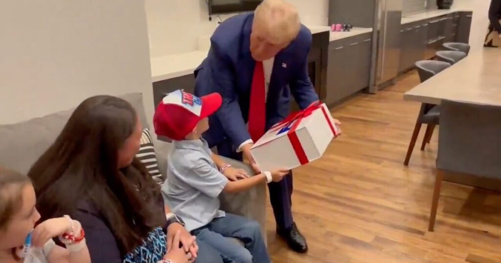 what-a-moment:-president-trump-gives-young-boy-suffering-from-rare-brain-disorder-a-special-gift-after-seeing-child’s-reaction-to-his-touching-birthday-card-(video)-|-the-gateway-pundit-|-by-cullen-linebarger