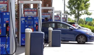 gas-prices-decrease-slightly-heading-into-the-weekend-–-washington-examiner