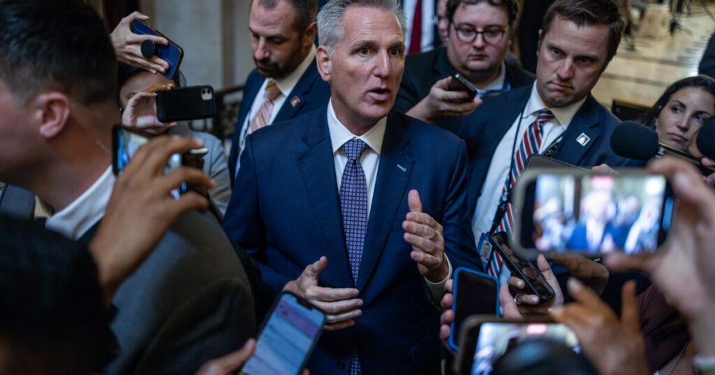 kevin-mccarthy-recesses-house-without-spending-deal:-washington-photos-of-the-week