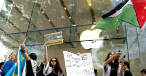 protesters-take-to-apple-stores-worldwide-on-iphone-16-launch-day