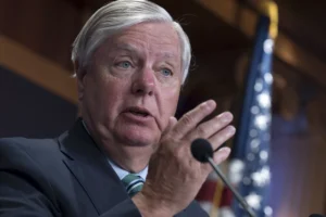 lindsey-graham-recounts-harris’s-‘bats***-crazy’-policies-in-defense-of-trump-–-washington-examiner