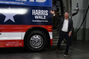 walz-embarks-on-debate-cleanup-bus-tour-by-taking-shots-at-vance-–-washington-examiner