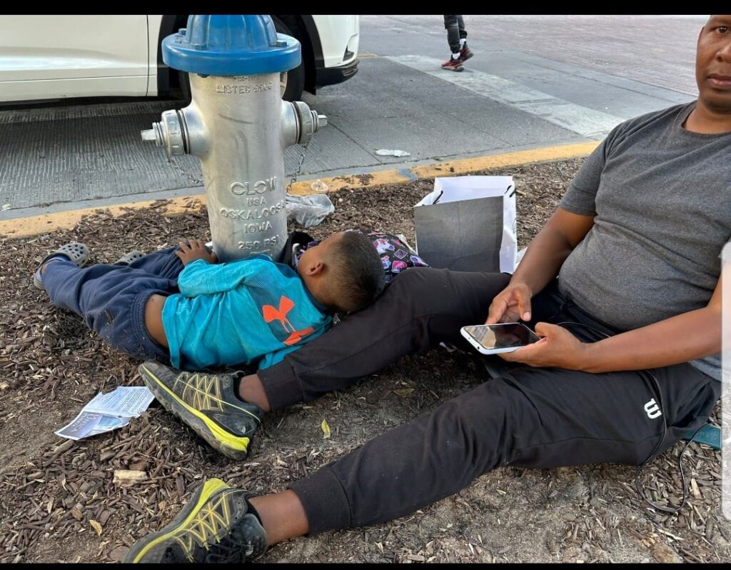 biden-border-crisis:-el-paso,-texas-shelters-are-so-overwhelmed-that-hundreds-of-venezuelans,-including-children,-are-sleeping-on-the-streets-|-the-gateway-pundit-|-by-david-greyson