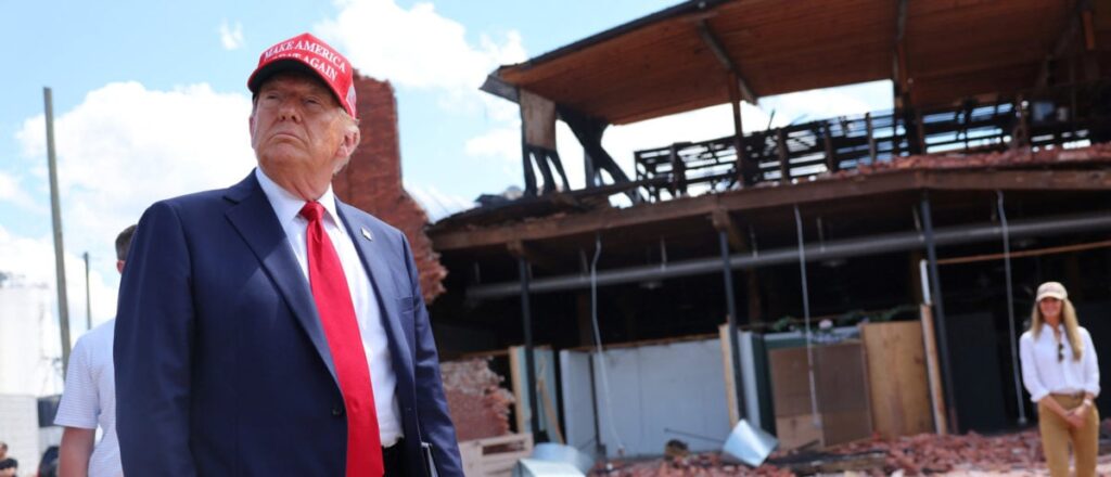 fact-check:-does-this-photo-show-donald-trump-walking-through-hurricane-helene-flood-waters?