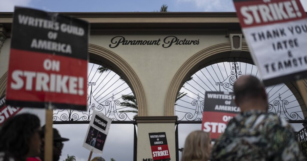 writer’s-guild-of-america-reaches-‘tentative-agreement’-with-studios-to-end-strike
