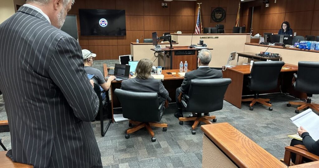 watch-live:-day-2-of-trial-in-kari-lake’s-lawsuit-to-inspect-maricopa-county’s-fraudulent-mail-in-ballot-signatures-–-9am-pt/12pm-et-|-the-gateway-pundit-|-by-jordan-conradson