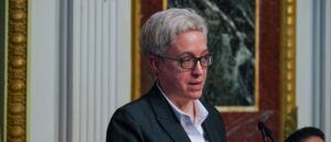 oregon-gov.-tina-kotek-calls-for-audit-after-hundreds-of-ineligible-voters-mistakenly-registered