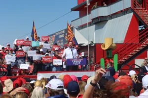 trump-and-vance-show-harris’s-‘the-view’-interview-at-rallies-–-washington-examiner