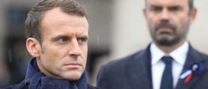 fact-check:-image-claims-to-show-macron-and-khamenei-shaking-hands