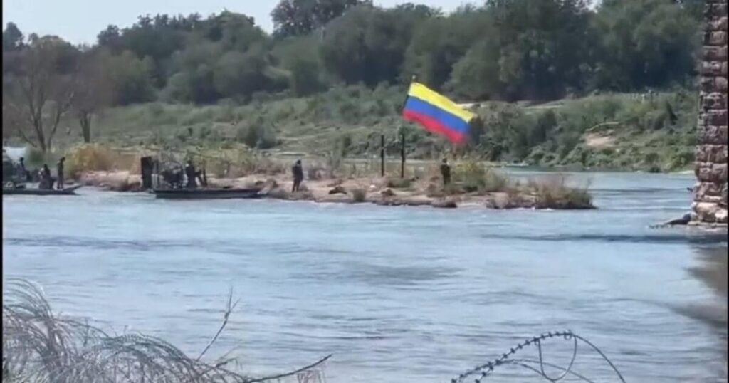 biden-border-crisis:-illegal-invaders-from-venezuela-plant-venezuelan-flag-on-texas-island-near-eagle-pass-(video)-|-the-gateway-pundit-|-by-cristina-laila