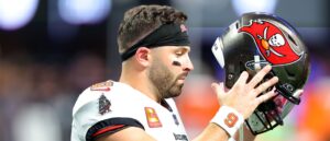 fact-check:-did-baker-mayfield-jog-through-hurricane-milton?