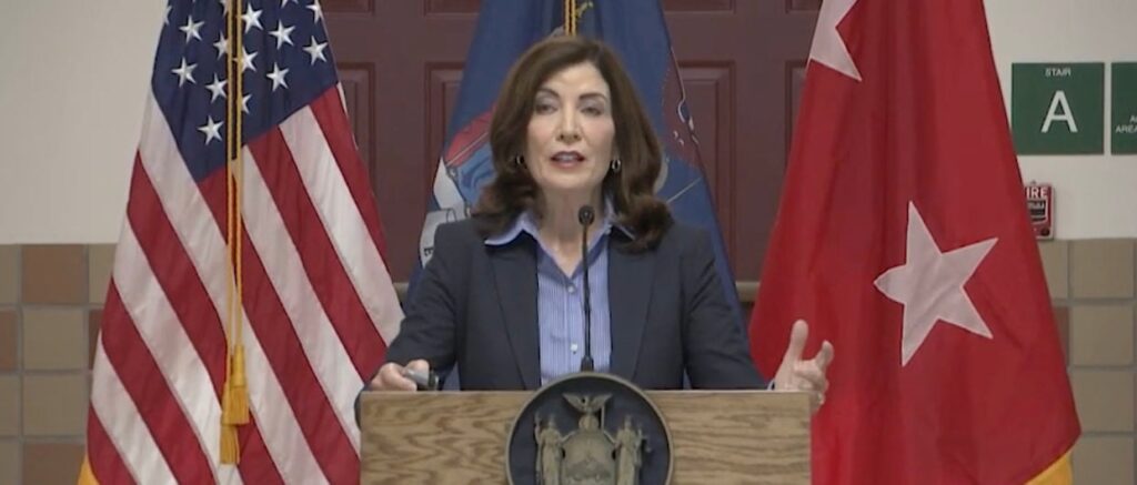 new-york-gov-calls-in-more-national-guard-reinforcements-as-migrant-crisis-erupts