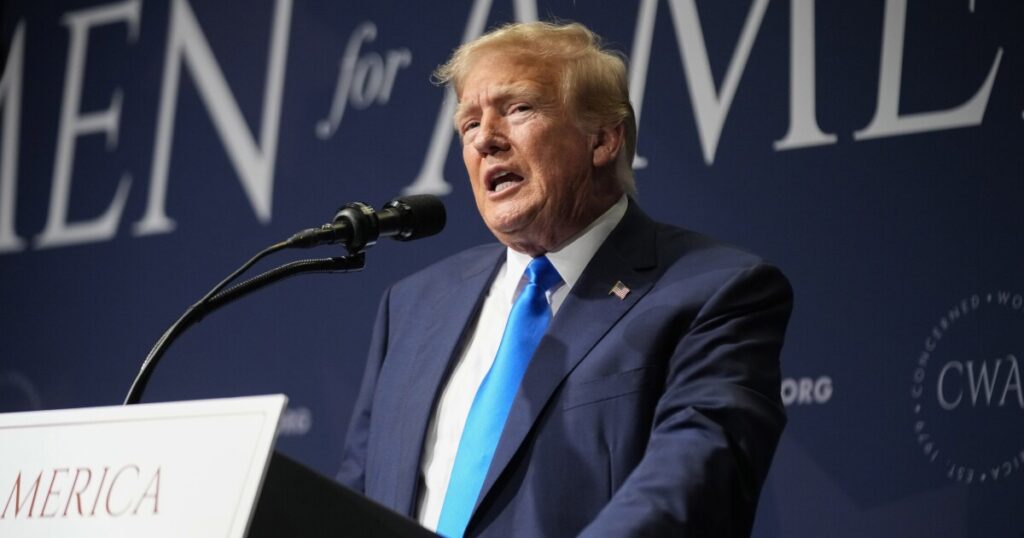 trump-admires-custom-gun-and-hints-he-wants-to-buy-it-at-south-carolina-firearm-store