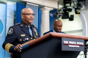 off-duty-detroit-police-officer-killed-after-shooting-fellow-officers-–-washington-examiner