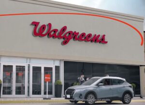 bidenomics:-walgreens-to-close-down-1,200-stores-nationwide-to-help-stem-billions-in-losses-|-the-gateway-pundit-|-by-ben-kew