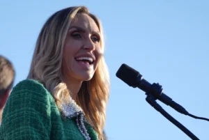 lara-trump-argues-dead-heat-polling-has-‘phony-candidates’-panicking-–-washington-examiner