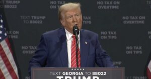 trump-celebrates-georgia’s-historic-first-day-turnout,-urges-maga-supporters-to-flood-the-polls-early-|-the-gateway-pundit-|-by-jim-hᴏft