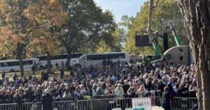 pathetic:-kamala-harris-buses-small-crowd-of-people-to-her-rally-in-grand-rapids,-michigan-|-the-gateway-pundit-|-by-cristina-laila