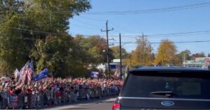 omg!-this-was-insane!-thousands-line-the-streets-to-see-president-trump-drive-to-work-at-mcdonald’s-–-must-see-video-|-the-gateway-pundit-|-by-jim-hoft