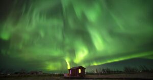 hello,-room-54?-wake-up—the-northern-lights-are-here