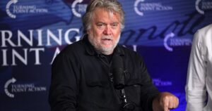 warden-admits-to-illegally-imprisoning-steve-bannon-in-violation-of-the-first-step-act-—-should-have-been-released-on-oct.-19-|-the-gateway-pundit-|-by-jim-hᴏft