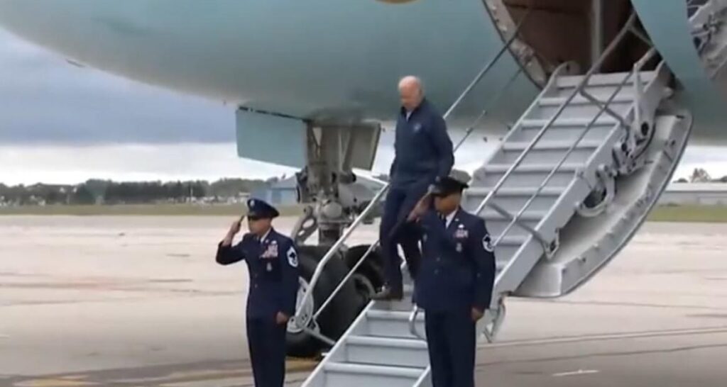 breaking:-biden-almost-falls-down-air-force-one-stairs-shortly-after-report-reveals-secret-mission-to-prevent-old-joe-from-falling!-(video)-|-the-gateway-pundit-|-by-cristina-laila