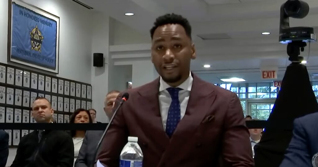 murder-victim’s-brother-slams-chicago-district-attorney-for-‘active-war-zone’