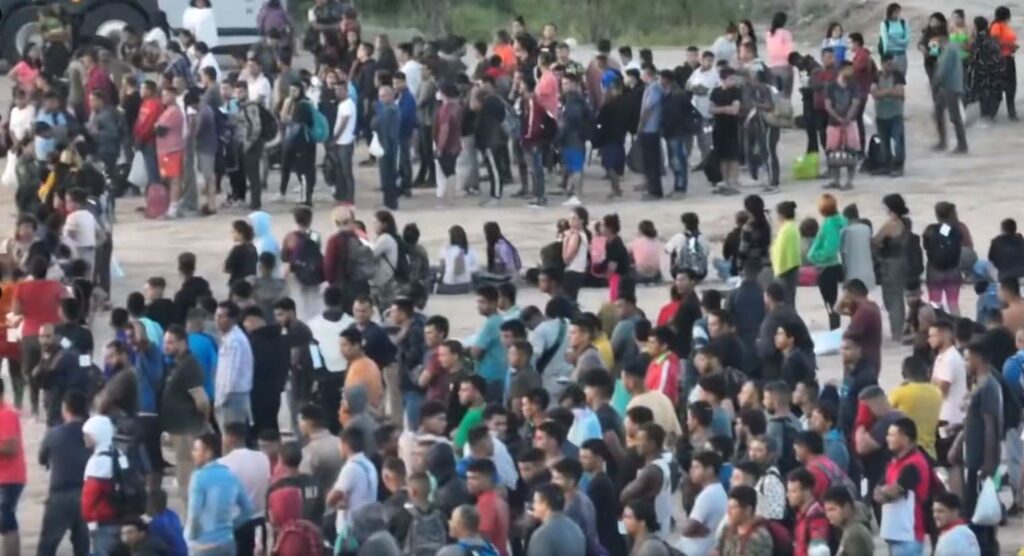 polling-shows-bipartisan-opposition-to-biden’s-open-border-policy-|-the-gateway-pundit-|-by-mike-lachance
