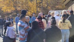 frustration-boils-as-pennsylvania-voters-witness-‘non-english-speaking-citizens’-escorted-past-long-lines-to-vote:-report-|-the-gateway-pundit-|-by-jim-hᴏft