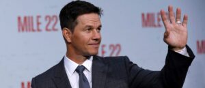 fact-check:-did-mark-wahlberg-tell-hollywood-democrats-to-leave-the-country?